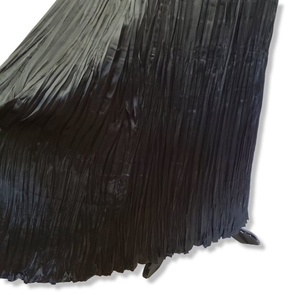 Vintage 60s/70s Black Satin Pleated Maxi Skirt Size Small/Medium - Picture 2 of 8
